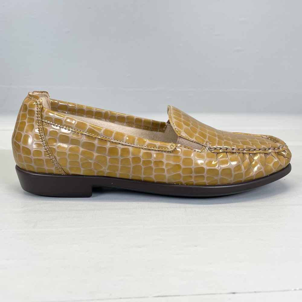 SAS Crocodile Print Loafers Womens Size 7 M Yellow Leather Slip On Comfort Shoes